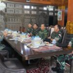 Pangkopassus Anjangsana ke Mantan Panglima TNI Marsekal TNI (Purn) Hadi Tjahjanto