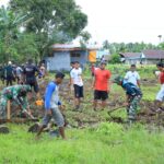 Hari Pertama TMMD ke-126 Kodim 1505/Tidore, Personil Satgas dan Warga Mulai Kerjakan Sasaran Fisik di Desa Wama