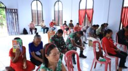 Di Tengah Kesibukan Membangun Desa, Satgas TMMD ke-126 Kodim 1505/Tidore Tak Lupa Ibadah Bersama Masyarakat