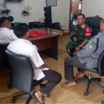 Wujudkan Keamanan Dan Ketertiban Di Wilayah Binaan,  Babinsa Lakukan Komsos Bersama Aparatur Desa