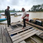 Babinsa Lakukan Komsos dengan Petani Ikan, Dukung Program Ketahanan Pangan
