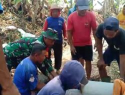 Bersama Warga Binaan, Serka Rusmono Kerja Bakti Merabat Jalan Penghubung Antar Desa