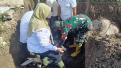 Dukung Percepatan Pembangunan, Anggota Koramil 0808/15 Gandusari Bersama Forkopimca Laksanakan Peletakan Batu Pertama Pembangunan KDKMP