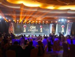 Panglima TNI Raih Penghargaan Outstanding Leadership di CNN Indonesia Awards 2025