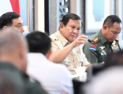 Presiden RI, Menhan RI dan Panglima TNI Rapat Evaluasi Percepatan Pembangunan KDKMP