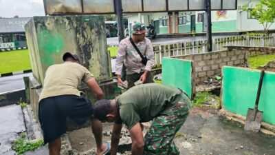 Jum’at Bersih, Anggota Kodim 1505/Tidore Tunjukkan Kepedulian pada Lingkungan Kerja