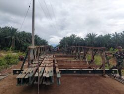 TNI Bangun Empat Jembatan Bailey di Sumbar
