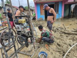 TNI Bangun Sumur Bor untuk Penuhi Kebutuhan Air Bersih Pengungsi Banjir di Batang Toru
