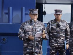 Komandan Kodaeral XIV Gelar Panen Raya Keramba Jaring Apung dan Pemberian Sembako di Kampung Bianci