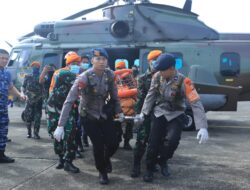 Danlanud Sultan Hasanuddin Pimpin Langsung Evakuasi Body Part Korban Jatuhnya Pesawat ATR 42-500