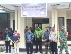 Dandim 1714/PJ Dampingi Gubernur Papua Tengah Bagi Laptop Gratis Se-Pelajar di Kab. Puncak Jaya