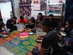 Serda Salahudin Perkuat Kemanunggalan TNI – Rakyat Lewat Gema Sahur Bersama Warga Desa Krisik