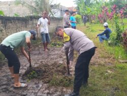 Bhabinkamtibmas Hadiri Kerja Bakti Bersihkan Lingkungan Desa Pasir Jaya