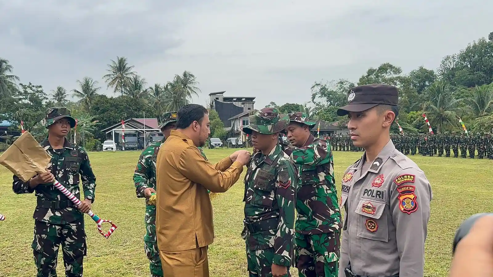 Bupati Kutai Barat Buka TMMD Ke-127 Wiltas 2026 di Linggang Amer, Wujud Sinergi TNI dan Pemkab Percepat Pembangunan Desa Perbatasan 2 IMG 20260210 WA0018