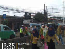 PECAK, Personel Lantas Polsek Cikupa Laksanakan Pengaturan Arus di Pertigaan Columbus