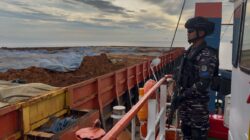 Armada III Tegakkan Hukum di Laut, Kapal Nikel Diamankan KRI Teluk Weda