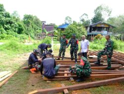 Pasiter Kodim 0912/Kubar Bersama Kabid Perkim Tinjau Sasaran Sumur Bor (TMAB) dan MCK di Kampung Tering