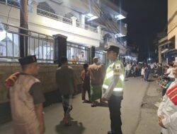 Polsek Cikupa Laksanakan Pengamanan Sholat Tarawih di Masjid Jami Nurul Nururrohman