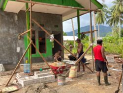 TMMD Ke-127 Kaimana Genjot Pengecatan Rumah Warga, Progres Capai 50 Persen di Kampung Sisir 2