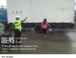 Personel Lantas Polsek Cikupa Laksanakan PECAK Pengaturan Arus Lalu Lintas Pagi Hari