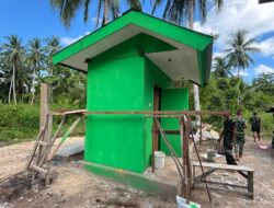 Terus Dikebut TMMD Ke-127 Kodim 1804/Kaimana Capai 59 Persen, Pemasangan Tegel MCK