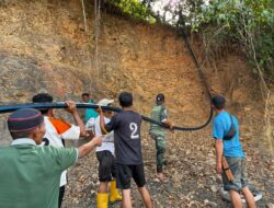 Satgas TNI AD Pimpin Gotong Royong, 550 Meter Pipa Air Bersih Terpasang di Desa Jamat