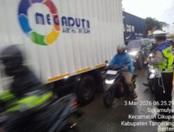 Personel Lantas Polsek Cikupa Laksanakan Pengaturan Arus Lalu Lintas Pagi Hari