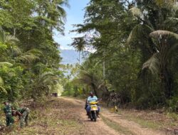 Bersihkan Akses Jalan Kampung Sisir, Wujud Nyata Kemanunggalan TNI Melalui TMMD Bangun Negeri