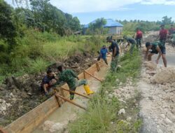 Personel Satgas TMMD Ke-127 Kodim 1514/Morotai Laksanakan Pemasangan Mal dan Pengecoran Drainase di Gotalamo