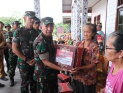 Usai Tinjau TMAB dan MCK, Tim Wasev Serahkan Paket Sembako kepada Warga Kampung Tering Lama