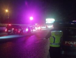 Polsek Cikupa Laksanakan Penyekatan Truk Sumbu Tiga di Wilayah Kedaton Cikupa