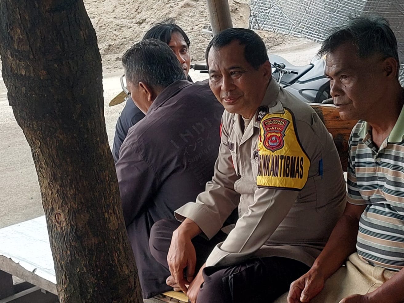 Bhabinkamtibmas Polsek Cikupa Laksanakan Sambang Warga di Desa Sukadamai 1 IMG 20260308 WA0048