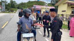 Ramadhan Barokah, Polres Maybrat Bersama Bhayangkari Berbagi Takjil Kepada Masyarakat 2 IMG 20260309 WA0084