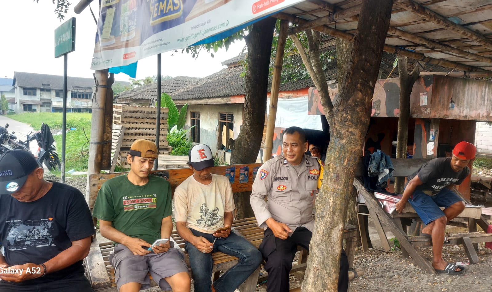 Bhabinkamtibmas Desa Sukadamai Jalankan Program Poliran, Berikan Motivasi kepada Warga Pengangguran 1 IMG 20260316 WA0054