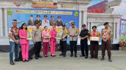 Kapolresta Tangerang dan Bhayangkari Bagikan Bingkisan Lebaran di Pos Terpadu Citra Raya