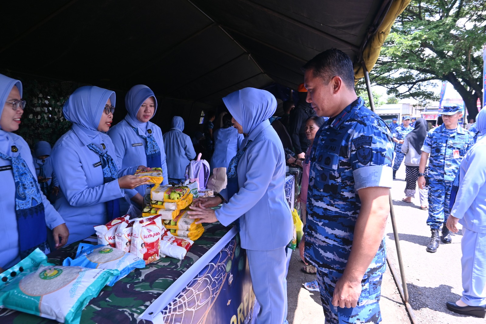 Lanud Sultan Hasanuddin Gelar Bazar Ramadan TNI Serentak, Jelang Idul Fitri