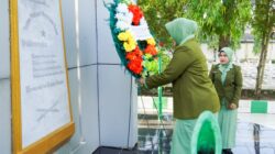 Persit KCK Kodim Bojonegoro Laksanakan Ziarah Rombongan dan Tabur Bunga