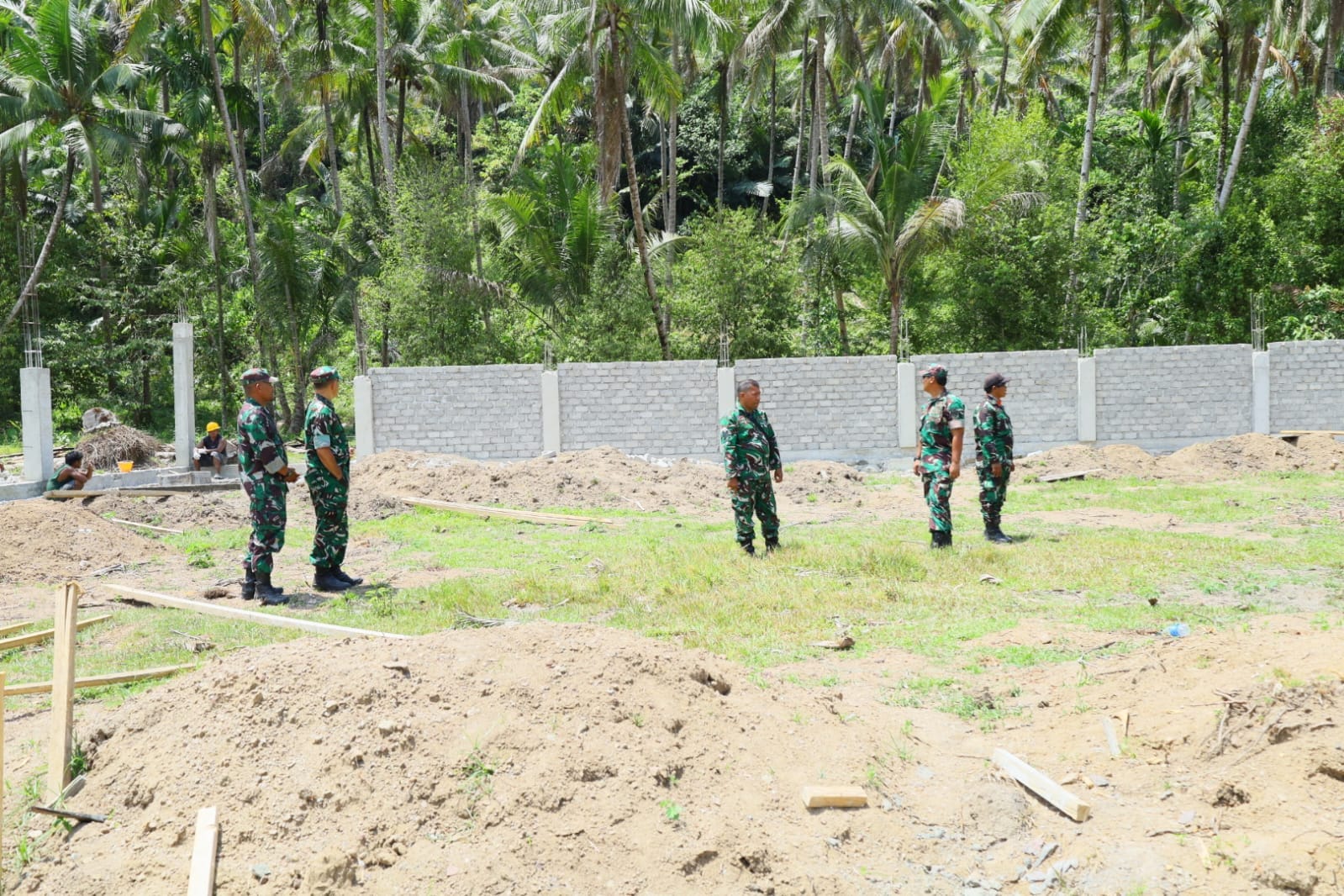 Dorong Perekonomian Desa, Dandim 1505/Tidore Tinjau Pembangunan KDKMP
