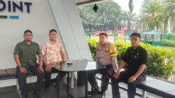 Bhabinkamtibmas Desa Bojong Sosialisasikan Layanan Polisi 110 kepada Warga