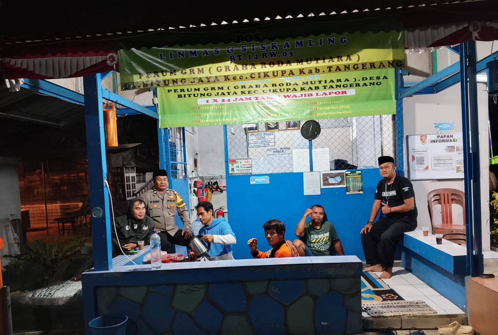 Aiptu Tri Iskandar Bhabinkamtibmas Hadiri Ronda Siskamling Bersama Warga Bitung Jaya