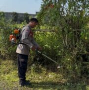 Bhabinkamtibmas Sukamulya Bersama Warga Gelar Kerja Bakti, Cegah Pembuangan Sampah Liar