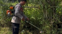 Bhabinkamtibmas Sukamulya Bersama Warga Gelar Kerja Bakti, Cegah Pembuangan Sampah Liar