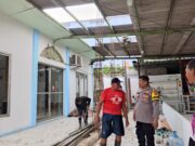 Bhabinkamtibmas Polsek Cikupa Bersama Babinsa dan Warga Gelar Kerja Bakti Renovasi Mushola Al Muhajirin