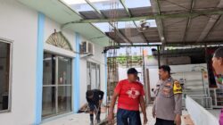 Bhabinkamtibmas Polsek Cikupa Bersama Babinsa dan Warga Gelar Kerja Bakti Renovasi Mushola Al Muhajirin