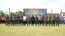 Kebersamaan Pemkab dan TNI Terlihat dalam Momentum Foto Bersama Pembukaan TMMD ke-126