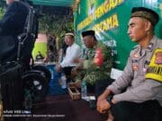 Bhabinkamtibmas Sukamulya Hadiri Haul Kiyai Rusmin, Pererat Silaturahmi dengan Warga