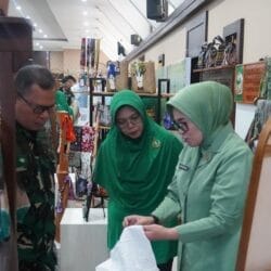 Merajut Harapan dengan Sasirangan, Kisah Humanis Persit yang Menjaga Warisan dan Menguatkan Kemandirian