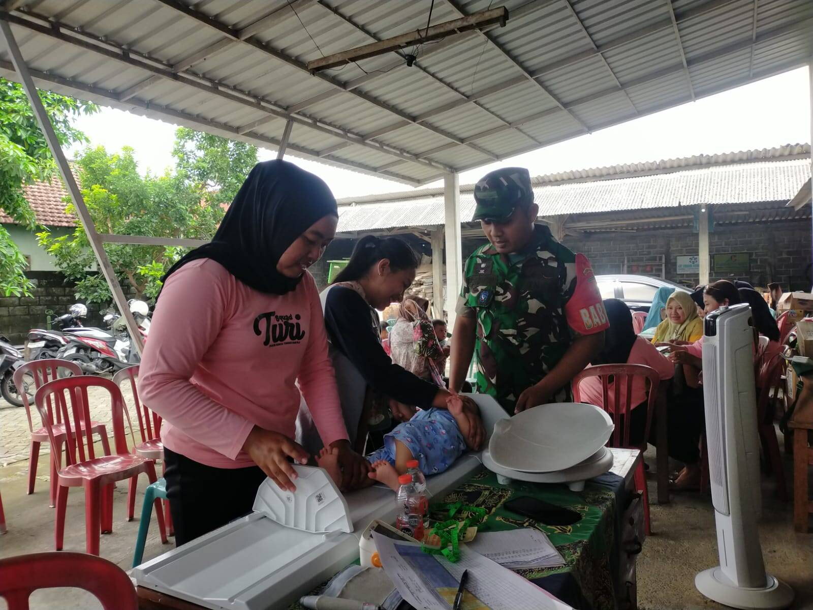 Sinergi Babinsa Dan Nakes Kelurahan Turi Kejar Target Posyandu Stunting Di Kota Blitar Sinergi Babinsa Dan Nakes Kelurahan Turi Kejar Target Posyandu Stunting Di Kota Blitar