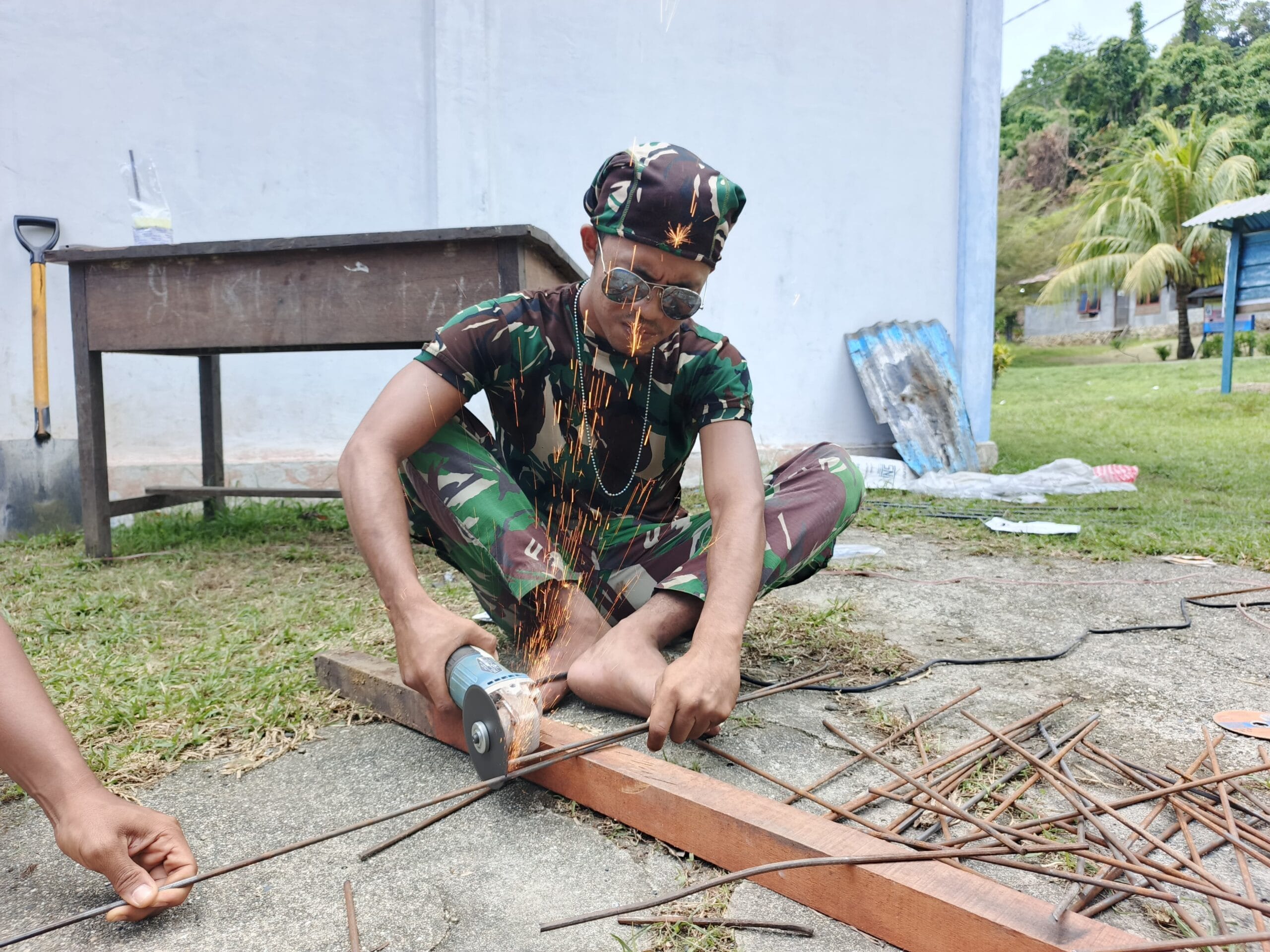 Pondasi Bak Penampungan Air Bersih Mulai Dilaksanakan oleh Satgas TMMD ke-128 Kodim 1801/Manokwari