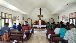 Iman dan Kerohanian Terjaga, Anggota Satgas TMMD ke-128 Kodim 1801/Manokwari Laksanakan Ibadah Minggu Bersama Warga